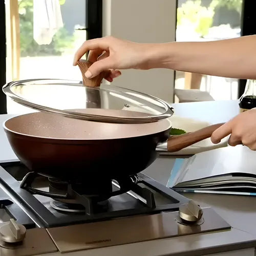 Wok Antiadherente Aluminio / Fondo Cerámico / 30 Cm Café
